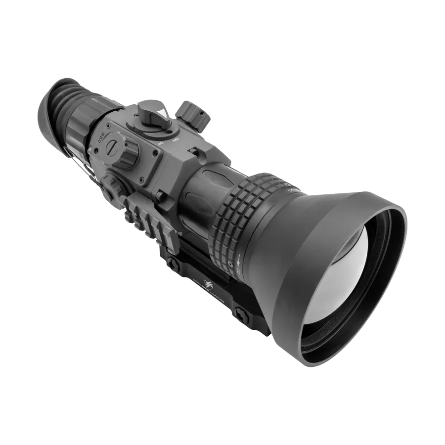 High-resolution thermal imaging rifle scope with adjustable lens and control knobs